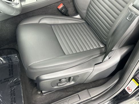 Certified 2025 Land Rover Discovery Sport S AWD/4WD image 17
