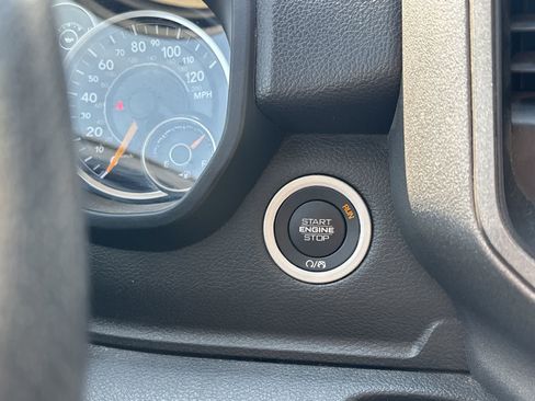 Used 2019 RAM 1500 Tradesman AWD/4WD image 13