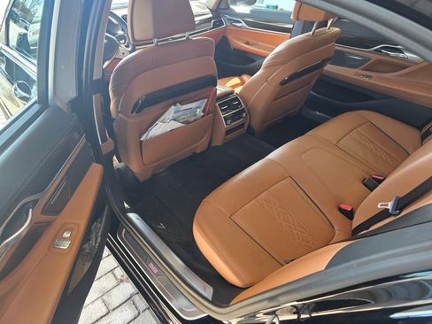 Used 2020 BMW 740i w/ Premium Package image 24