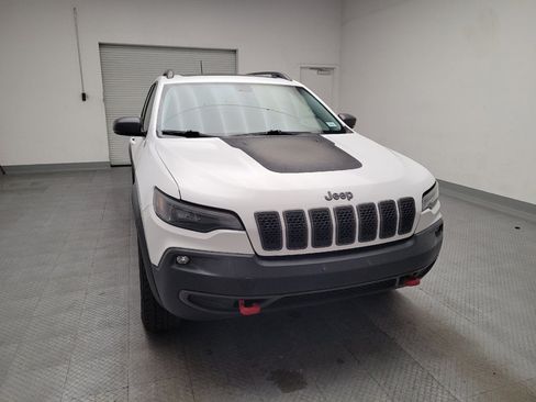 Used 2019 Jeep Cherokee Trailhawk AWD/4WD image 14