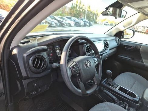 Used 2022 Toyota Tacoma SR image 17