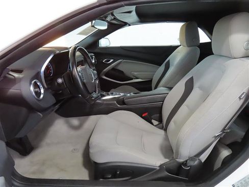 Used 2023 Chevrolet Camaro LT RWD image 17
