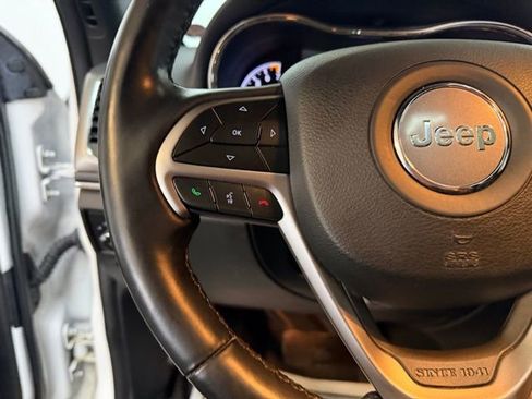 Used 2021 Jeep Grand Cherokee Limited image 16