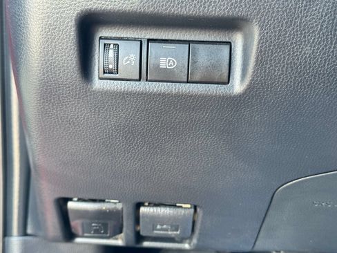 Used 2023 Toyota RAV4 XLE FWD image 31
