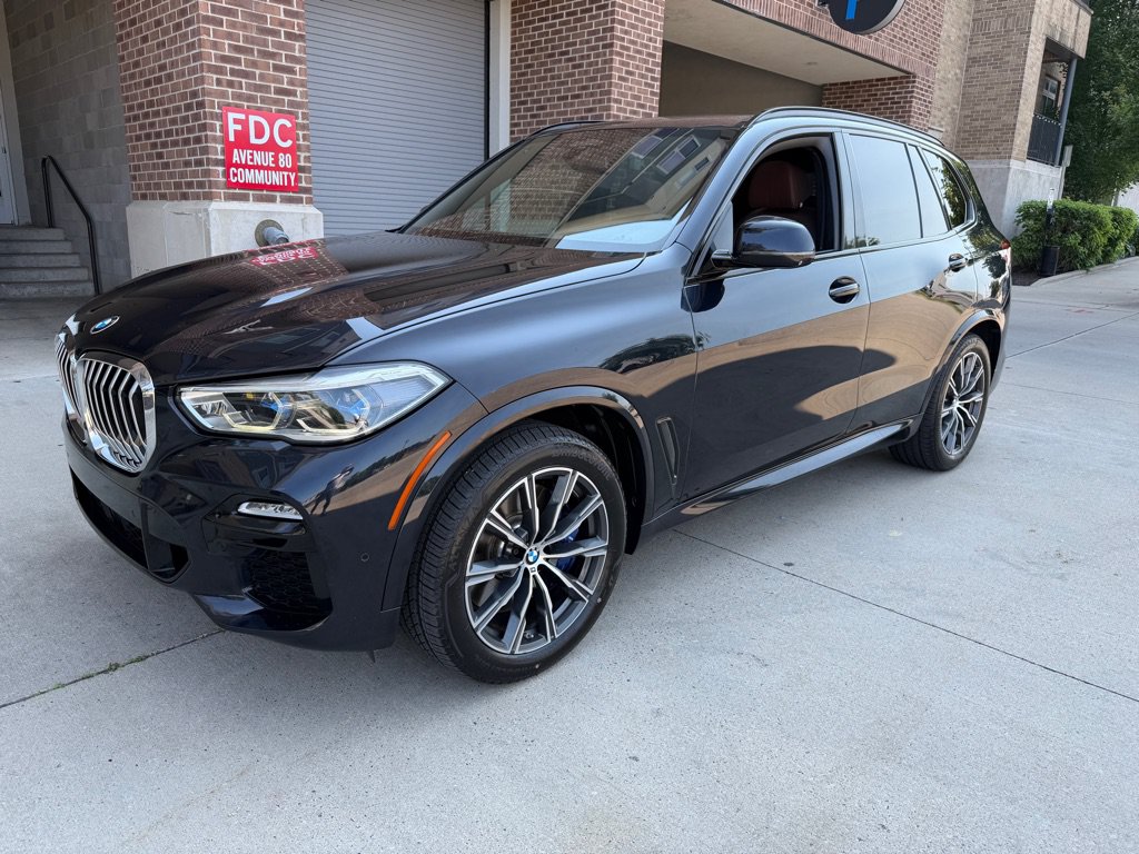 Used 2019 BMW X5 xDrive50i w/ M Sport Package AWD/4WD image 3
