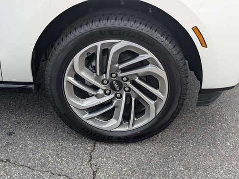 New 2026 Lincoln Navigator L Reserve AWD/4WD image 12