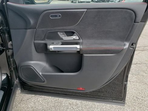 Certified 2023 Mercedes-Benz GLB 250 4MATIC image 21