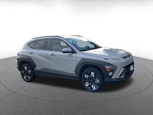 Used 2025 Hyundai Kona SEL image 2
