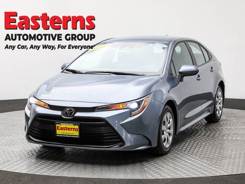 Used 2024 Toyota Corolla LE FWD image 1