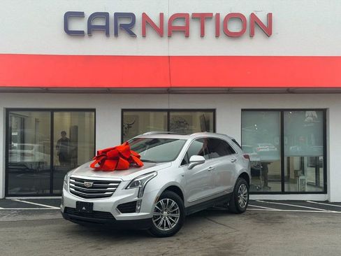 Used 2017 Cadillac XT5 Luxury w/ Driver Awareness Package AWD/4WD image 2