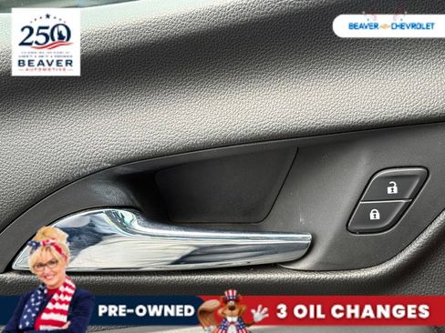 Used 2022 Chevrolet Bolt LT w/ Infotainment Package FWD image 31