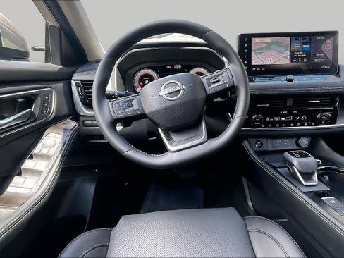 Certified 2026 Nissan Rogue Platinum w/ Platinum Premium Package AWD/4WD image 6