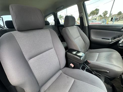 Used 2005 Toyota Matrix image 9