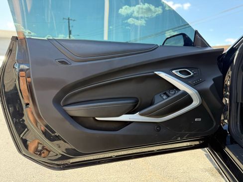 Used 2019 Chevrolet Camaro SS RWD image 11