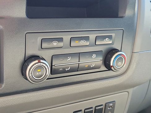 Used 2021 Nissan NV 2500 SV image 33