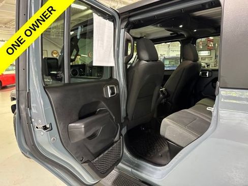 Used 2024 Jeep Gladiator Sport AWD/4WD image 23