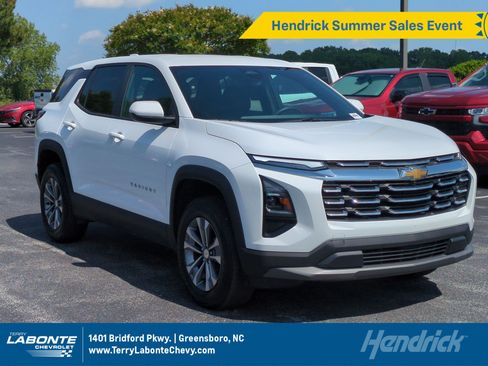 Used 2026 Chevrolet Equinox LT FWD image 1