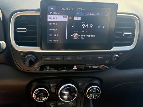 Used 2023 Hyundai Venue SEL w/ Cargo Package image 9