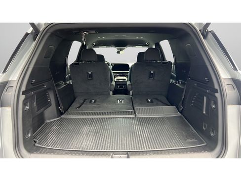 Used 2025 Chevrolet Traverse LT w/ Driver Confidence Package AWD/4WD image 26
