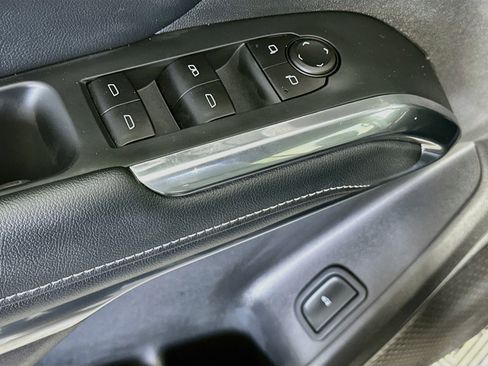Used 2026 Chevrolet Traverse LT FWD image 15