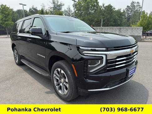 Used 2025 Chevrolet Suburban LT w/ Comfort Package AWD/4WD image 3