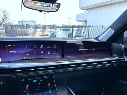 Certified 2025 Cadillac Escalade ESV Premium Luxury Platinum AWD/4WD image 19