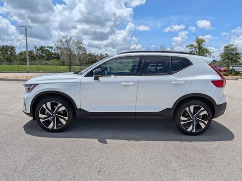 Used 2024 Volvo XC40 B5 Ultimate w/ Protection Package Premier AWD/4WD image 8