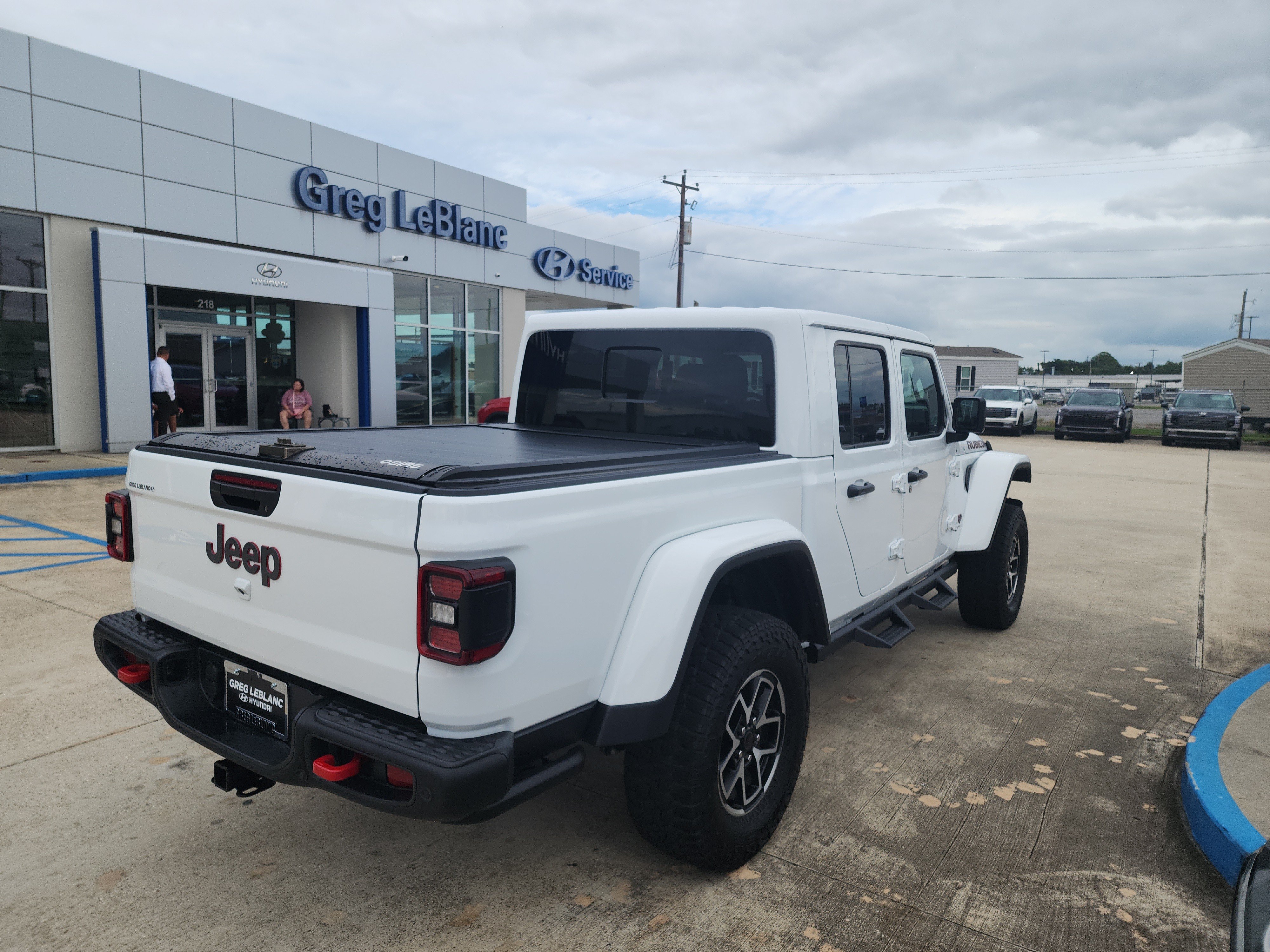 Used 2025 Jeep Gladiator Rubicon AWD/4WD image 7