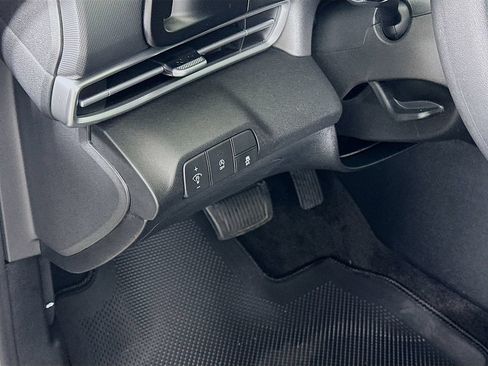 Certified 2026 Hyundai Elantra SE FWD image 10