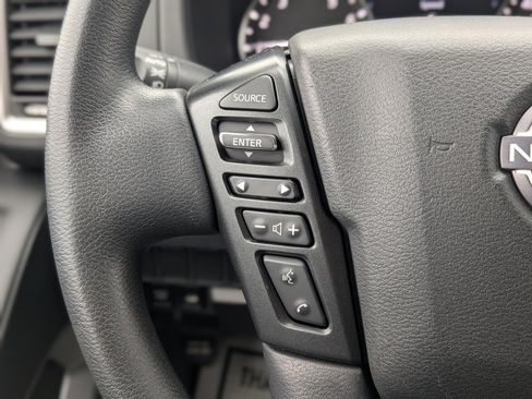 Used 2022 Nissan Frontier SV image 27