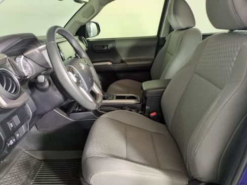 Used 2023 Toyota Tacoma SR5 AWD/4WD image 11