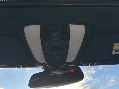 Used 2011 Mercedes-Benz E 350 Sedan image 39