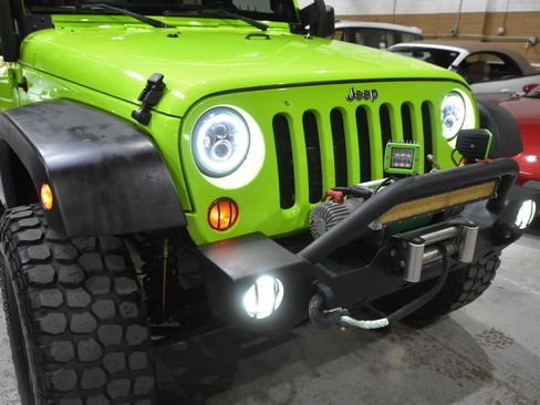 Used 2013 Jeep Wrangler Sport w/ Connectivity Group image 4