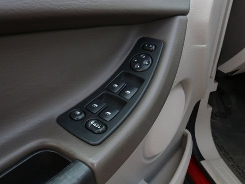 Used 2004 Chrysler Pacifica AWD image 19