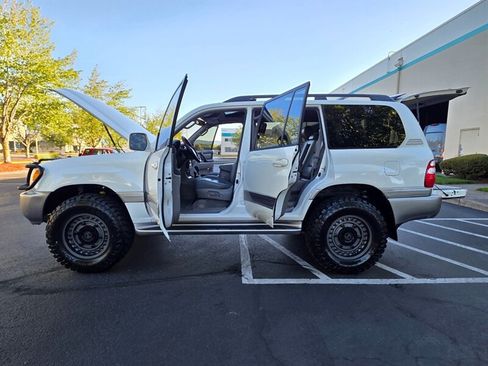 Used 2003 Toyota Land Cruiser w/ Convenience Pkg AWD/4WD image 23