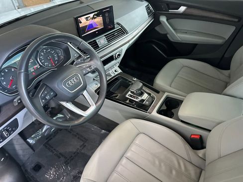 Used 2023 Audi Q5 2.0T Premium w/ Convenience Package image 11