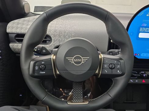Used 2025 MINI Cooper S FWD image 15