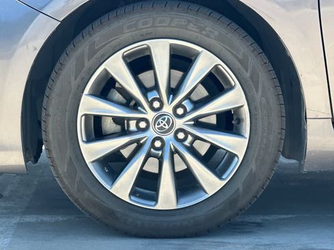 Used 2015 Toyota Camry XLE w/ Advanced Technology Package FWD image 12