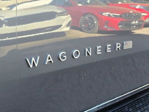 Used 2022 Jeep Wagoneer Series II AWD/4WD image 15