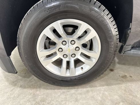 Used 2018 Chevrolet Tahoe LT RWD image 34