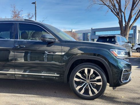 Used 2022 Volkswagen Atlas SEL Premium image 4