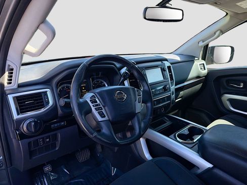 Used 2018 Nissan Titan SV w/ SV Convenience Package image 23