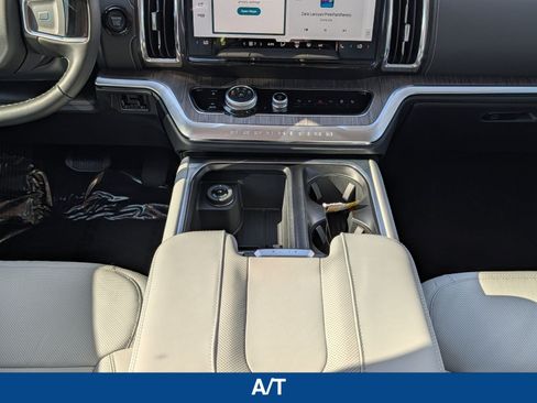 New 2026 Ford Expedition Platinum w/ Platinum Ultimate Package AWD/4WD image 24