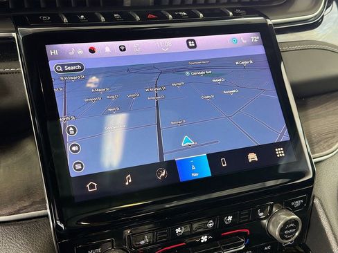 Used 2022 Jeep Grand Cherokee L Overland w/ Advanced Protech Group III AWD/4WD image 13