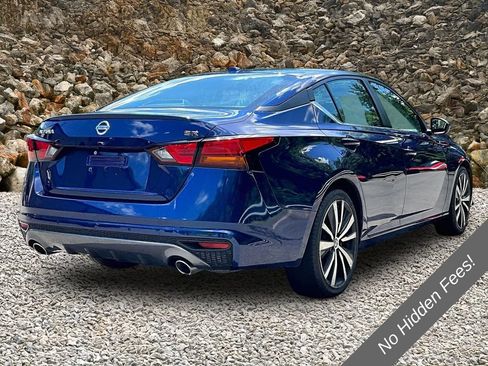 Used 2022 Nissan Altima 2.5 SR FWD image 2