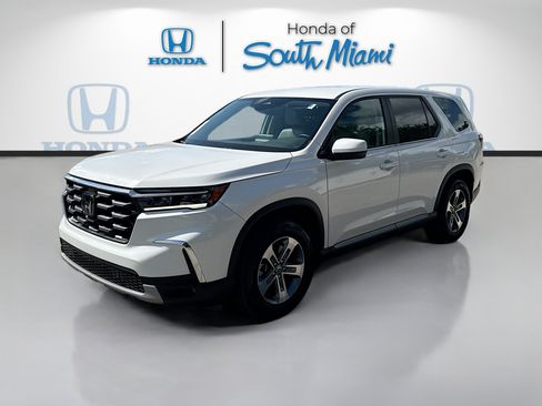 Certified 2025 Honda Pilot EX-L image 3