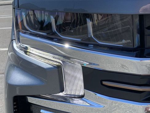 Used 2021 Chevrolet Silverado 1500 High Country w/ Technology Package image 9