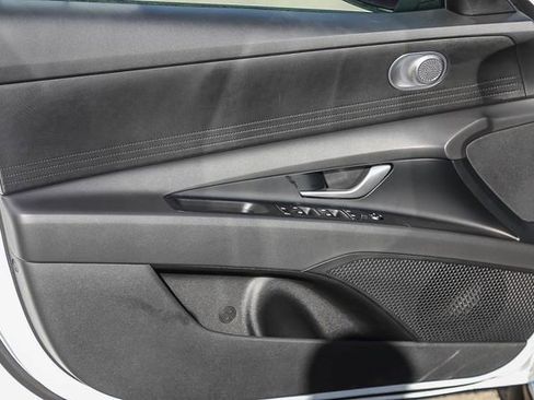 New 2026 Hyundai Elantra SE FWD image 23