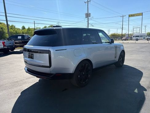 Used 2025 Land Rover Range Rover SE AWD/4WD image 5