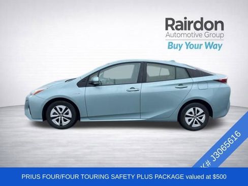 Used 2018 Toyota Prius Four w/ Advanced Technology Package FWD image 4
